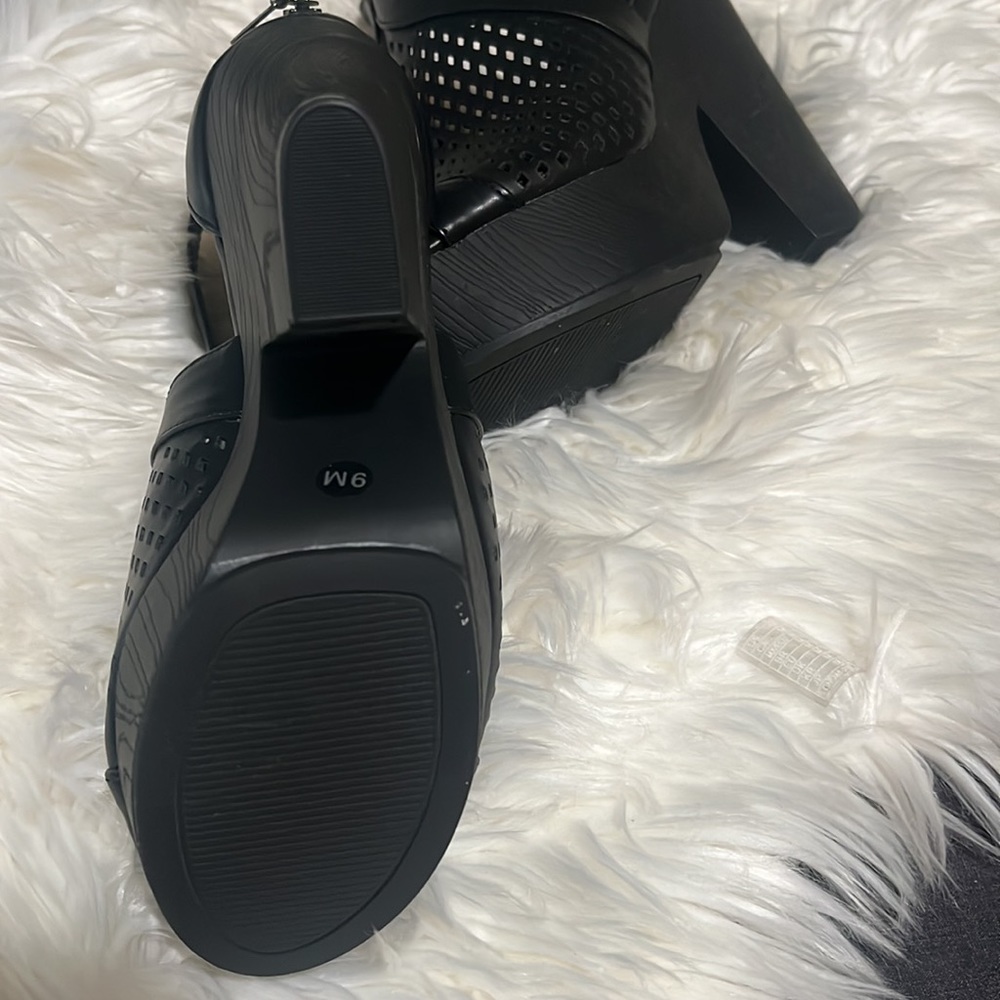 Black open toe guess wedge - Picture 2 of 5